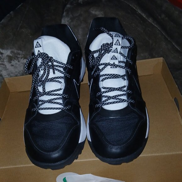 Nike ACG's New, Still in box, Size 11, Artistically Customized - Picture 5 of 14